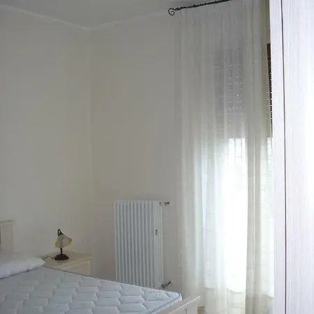Bilocale Via E. D'amore Ferienhaus